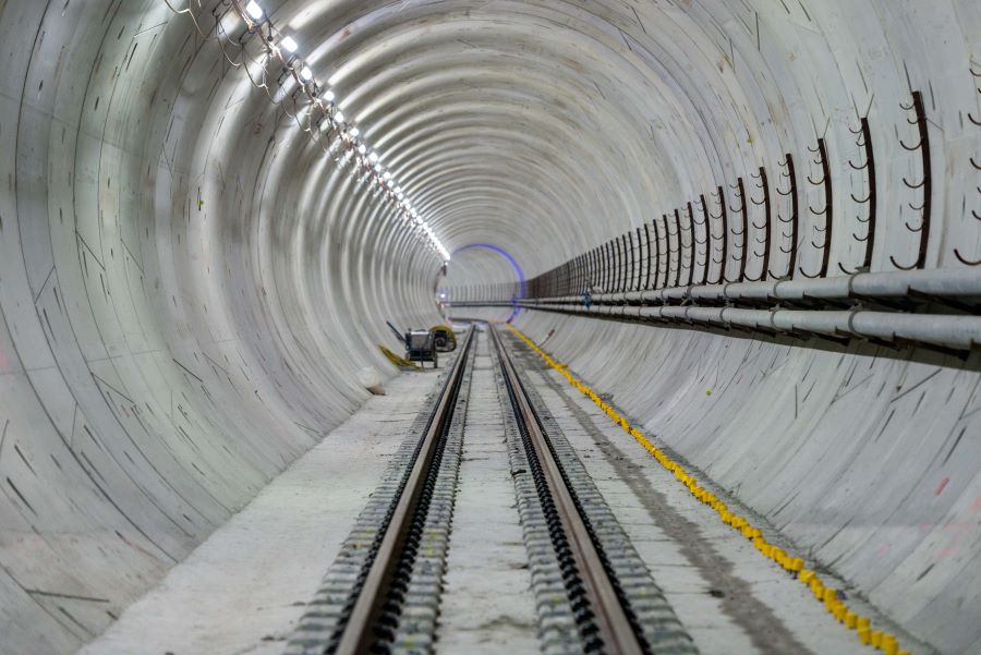 https://sourceable.net/tunnel-tracks-complete-on-huge-brisbane-rail-project/