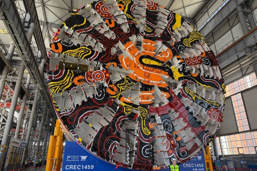 https://sourceable.net/huge-machines-to-tunnel-50-meters-below-sydney-harbour/