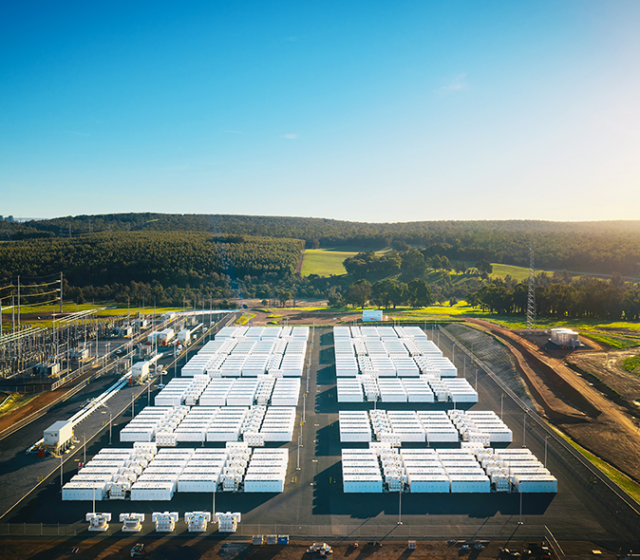 Construction giant to build 6-hour battery in WA