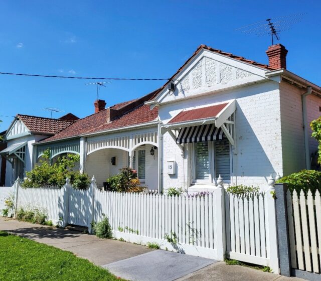 The economics of heritage laws and housing supply